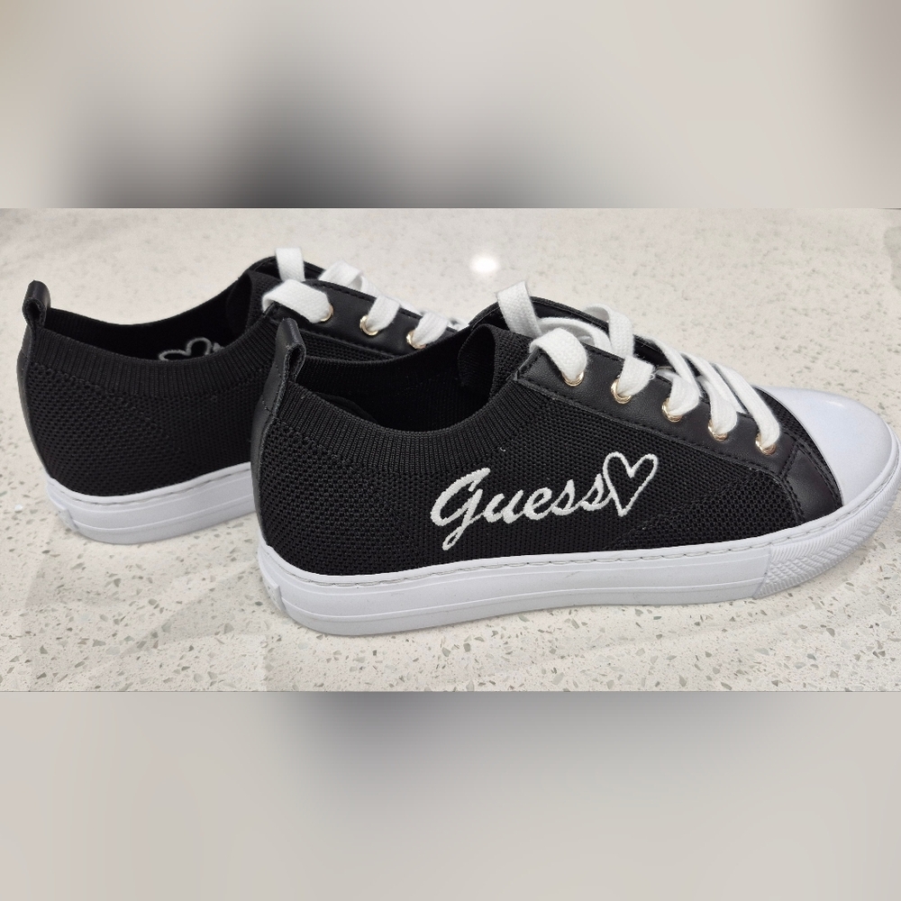NEW Guess Monochrome Casual Sneakers
